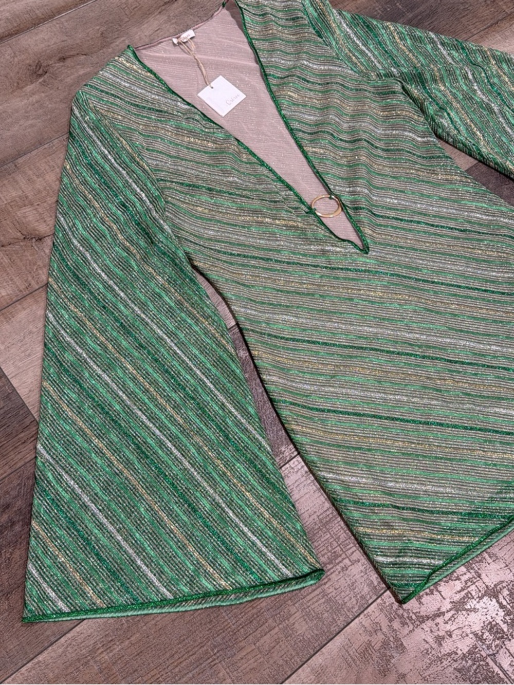 Oseree shiny striped kaftan mini dress with ring detail in green - Picture 3 of 7